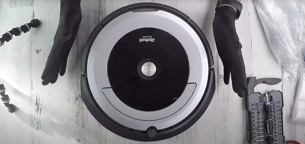 Roomba Water Damage 7 Symptoms and How to Fix It - Cleansefy